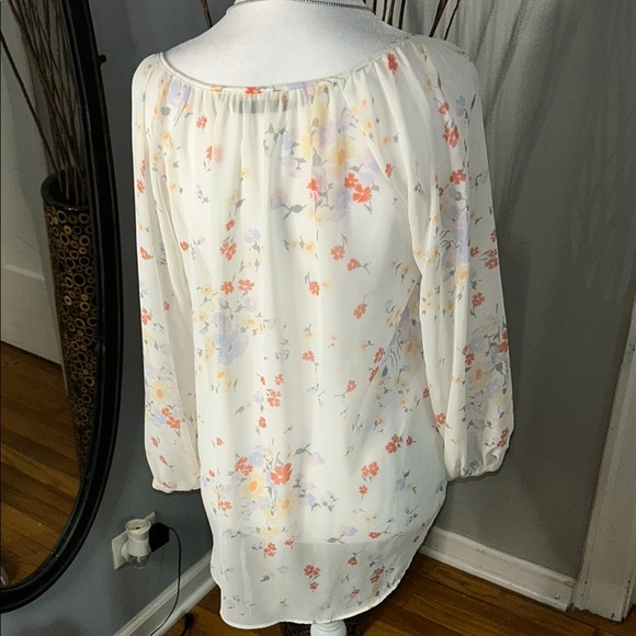 LC Lauren Conrad White Flutter Sleeve Blouse - Picture 7 of 9